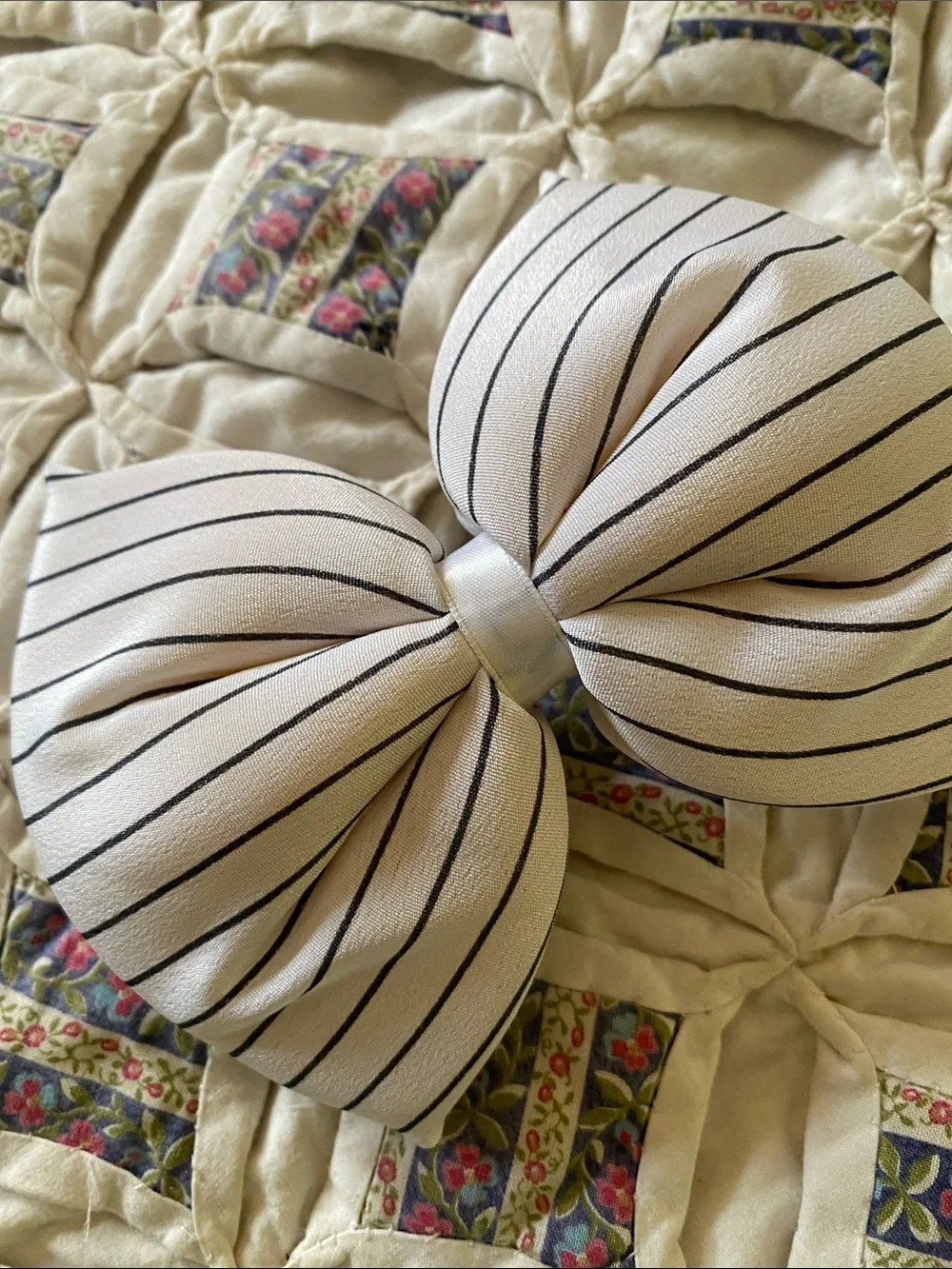 Vintage 80s - Puffed Hair Bow Hair Clip with Black Pinstripes